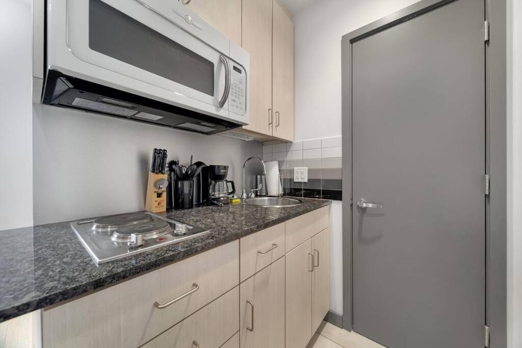 Simple Furnished Studio In The Heart Of Boston Extérieur photo